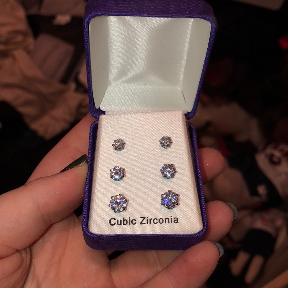 brand new earring set